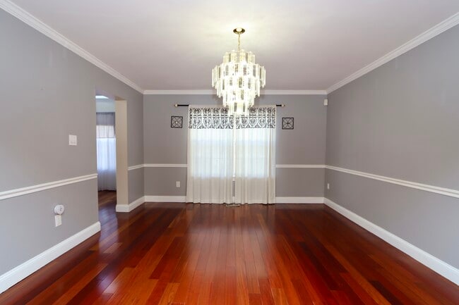 Building Photo - 2969 Columbia Dr