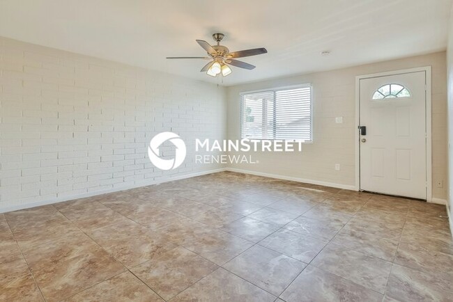Building Photo - 7416 W Glenrosa Ave