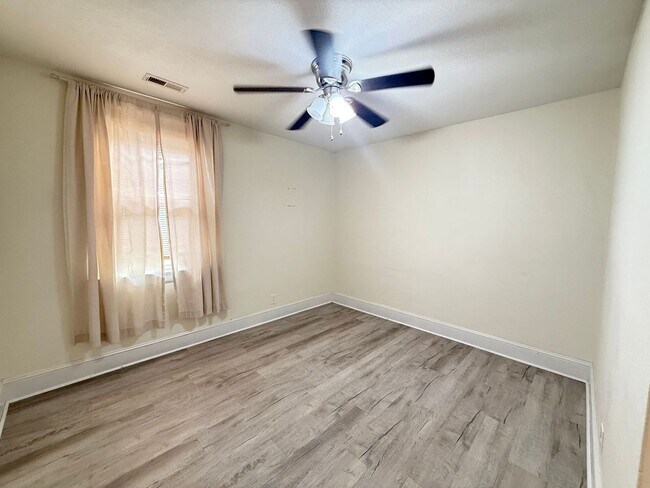 Building Photo - 3BR Home with Elizabeth River Views & Spacious Parking
