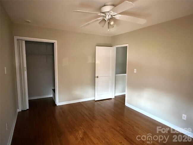 Building Photo - 524 Wakefield Dr