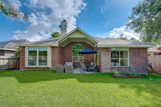 Building Photo - 23763 River Pl Dr