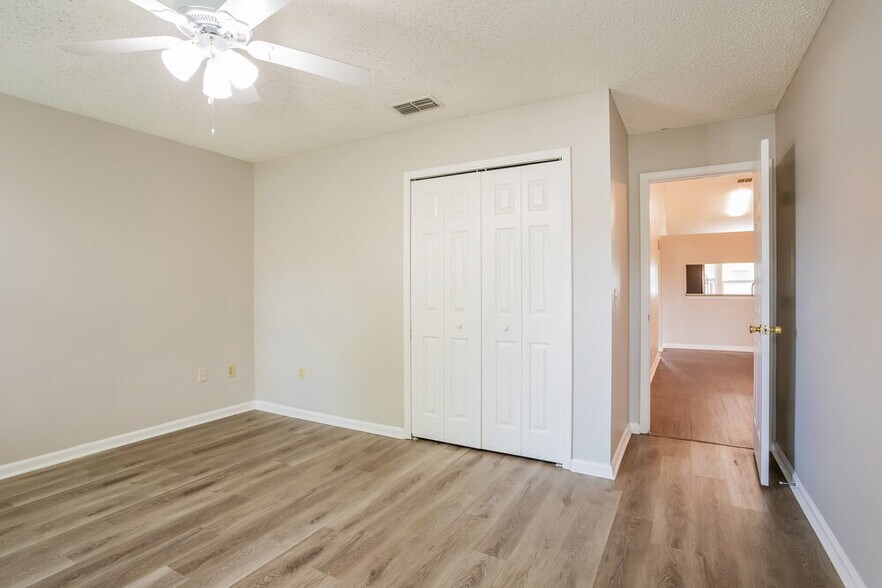 Building Photo - 3268 Avalon Dr