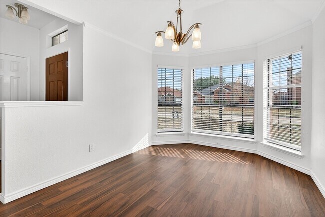 Building Photo - 1617 Briargrove Dr