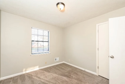 Building Photo - 2695 Rockdale Dr