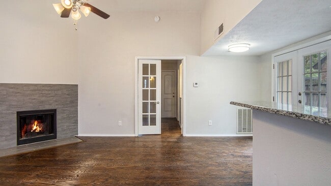 Building Photo - Updated 2/2 with Granite Counter Tops and ...