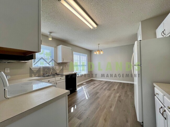 Building Photo - 5 Bridle Path Court