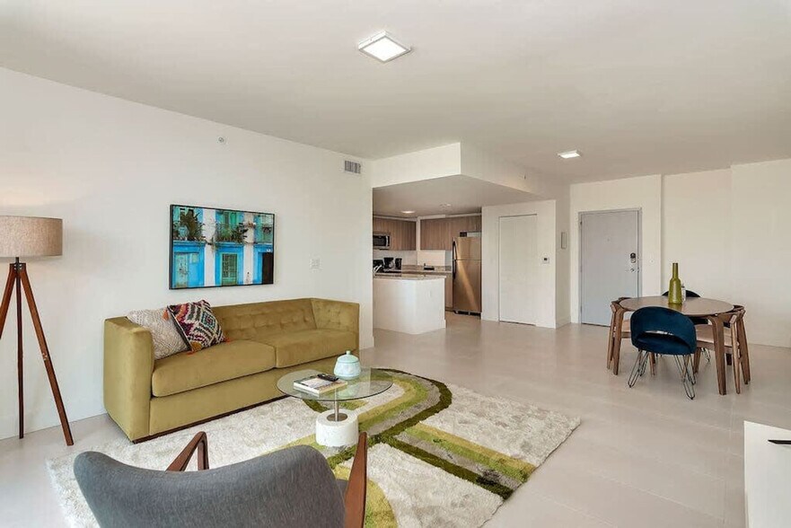 Building Photo - 1710 SW 27th Ave