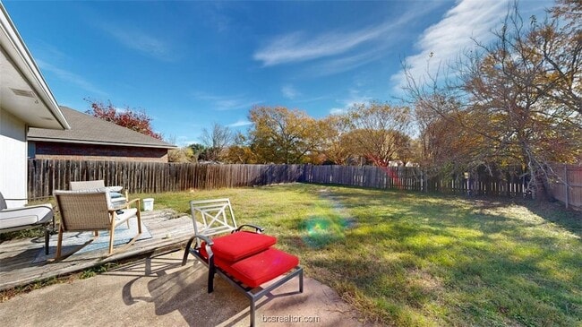 Building Photo - 806 Azalea Ct