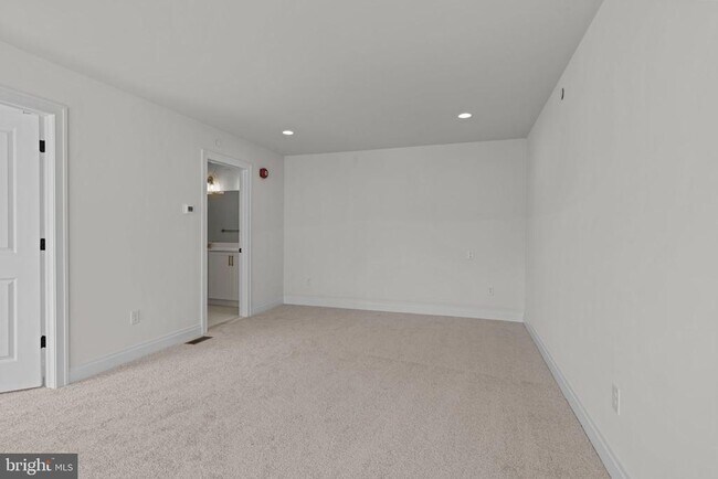 Building Photo - 46 Parry Wy