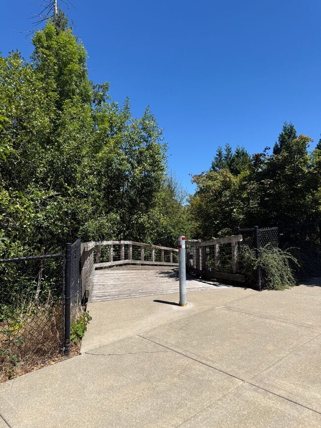 Building Photo - Stunning Contemporary townhome in Coveted Peterkort Woods, near St. Vincent's in Cedar Mill