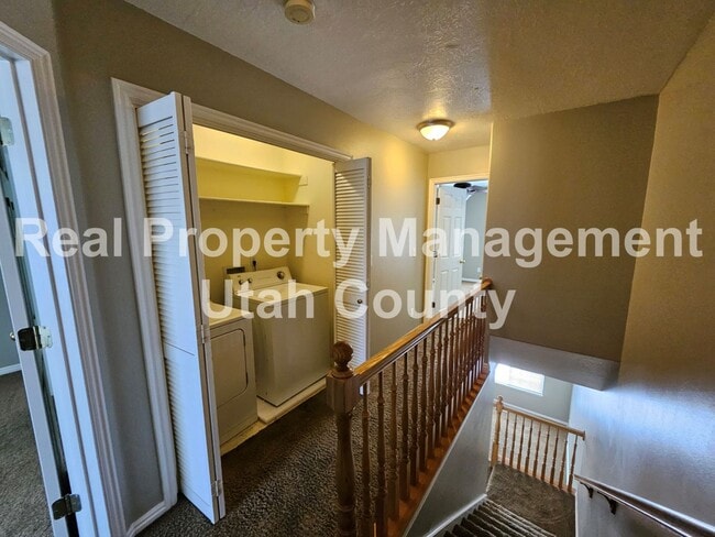 Building Photo - Townhome in Orem 3 bedroom 3.5 bathrooms