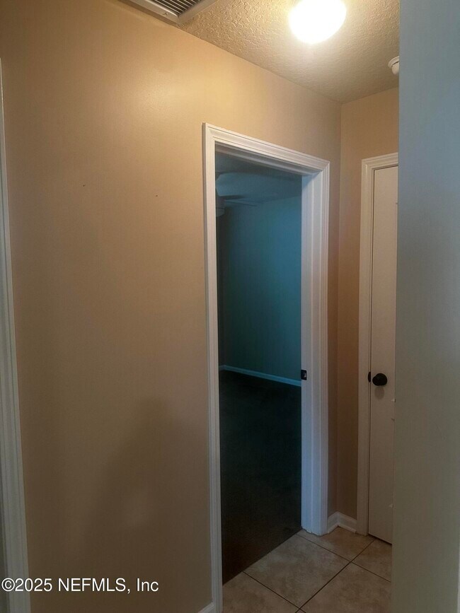Building Photo - 45157 Ingleham Cir