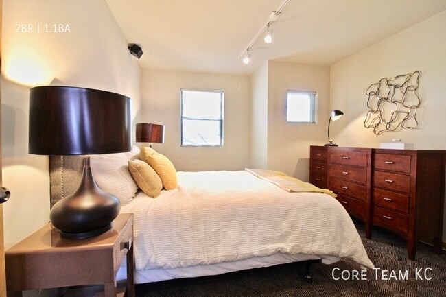 Building Photo - 4112 Walnut St