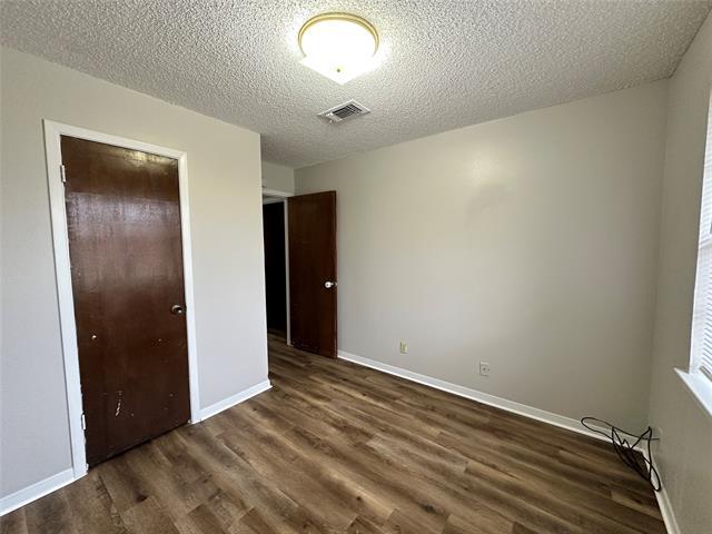 Building Photo - 407 Maple St