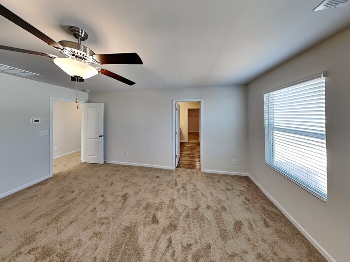 Building Photo - 1034 Cloverdale CT