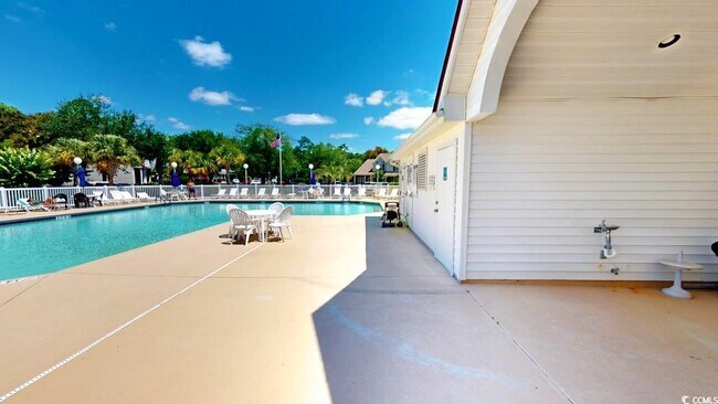 Building Photo - 1000 Pembroke Ct