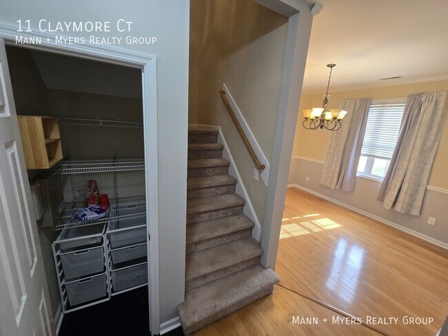Building Photo - 11 Claymore Ct