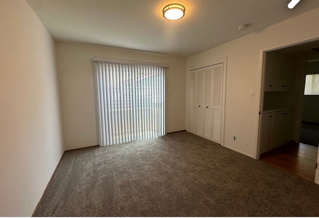Building Photo - Coastal Living 3 bedroom home in the heart...