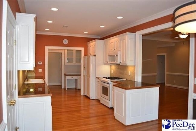 Building Photo - 488 Cove Pointe Dr