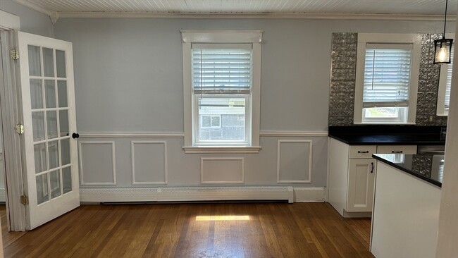 Building Photo - 31 Acton St