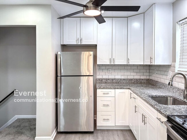 Building Photo - 875 St Michaels Dr