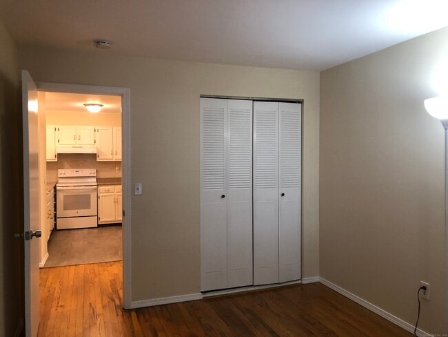 Building Photo - 73-79 Park Ave