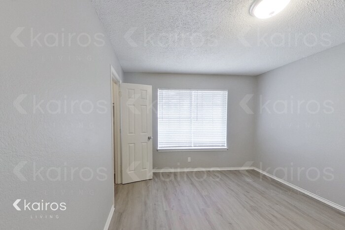 Building Photo - 7148 Misty Meadow Dr S