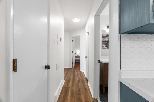 Building Photo - 11814 Flushing Dr