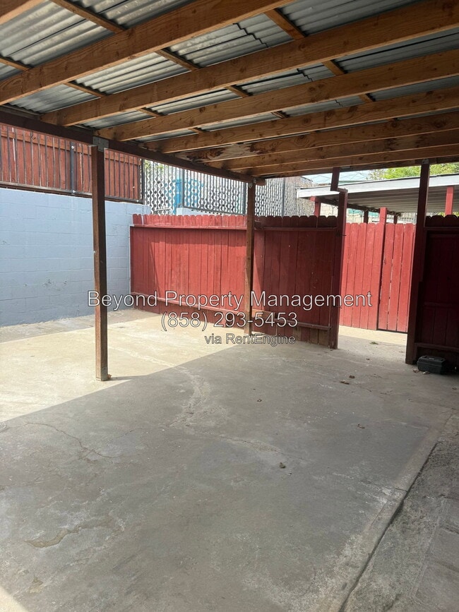 Building Photo - 2704 Highland Ave