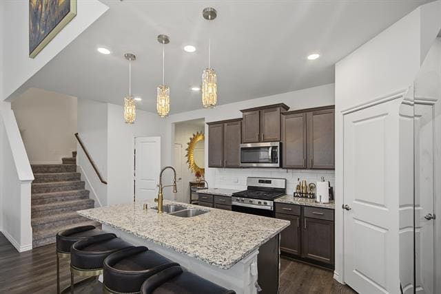 Building Photo - 401 Gallop Dr