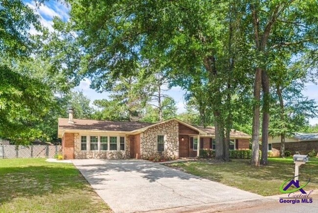 Building Photo - 105 Meriwood Dr