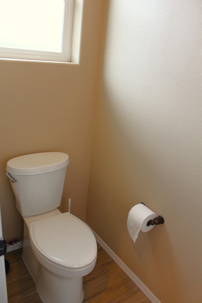 Building Photo - 2244 Kingswood Dr