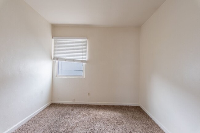 Building Photo - 4513-4519 Wilson Avenue