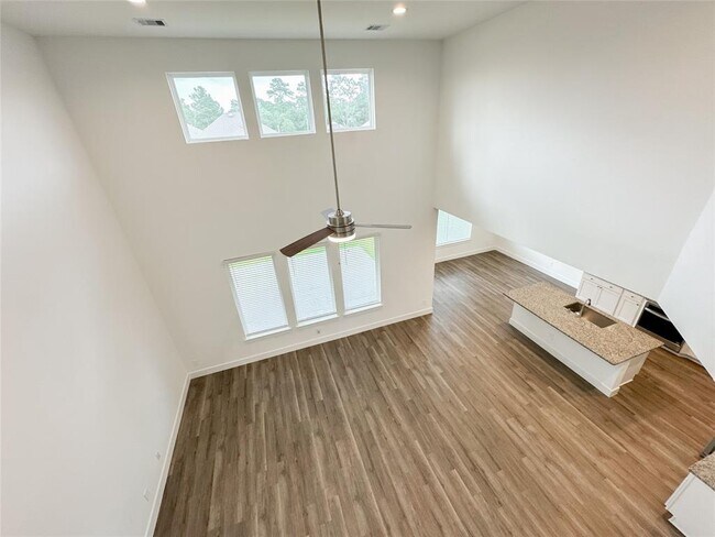 Building Photo - 15216 Tattle Crk Ln
