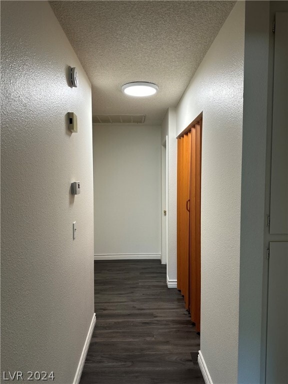 Building Photo - 1121 Willow Tree Dr