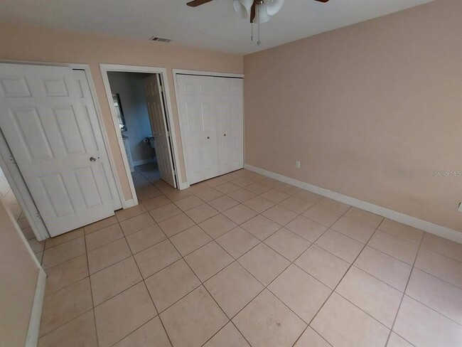 Building Photo - 1401 Sugar Cane Dr