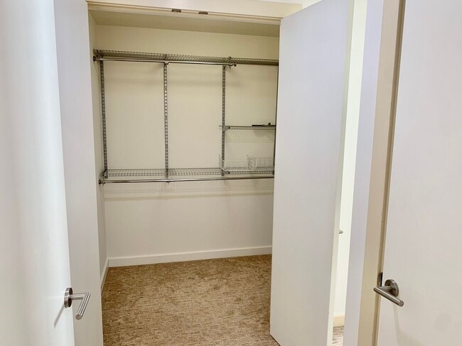 Building Photo - Chic 1BD/1BA in the Heart of Hayes Valley!...