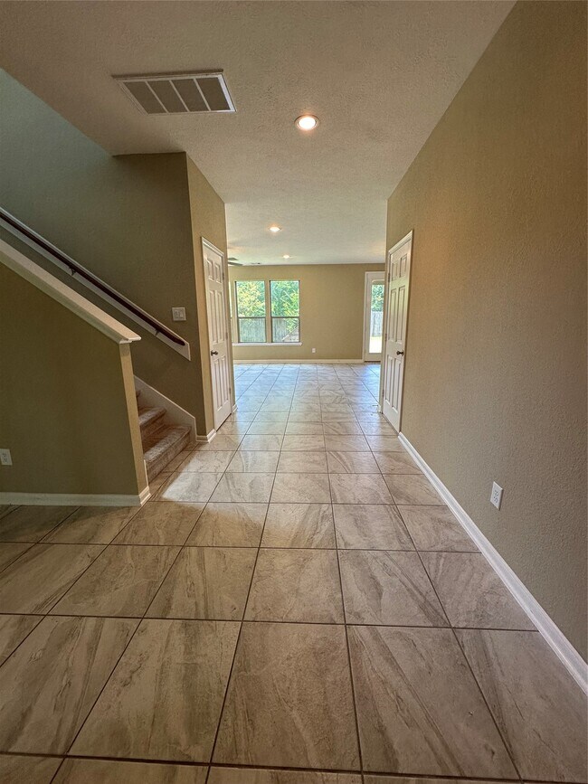 Building Photo - 2606 Riverhollow Ln
