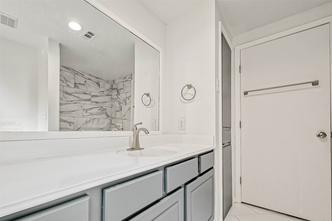 Building Photo - 4418 Knotty Oaks Trail