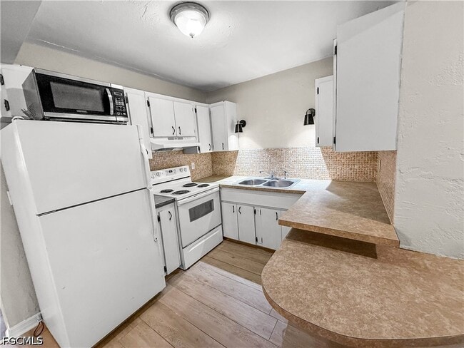 Building Photo - 3744 Estelle Ave