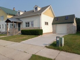 Building Photo - 418 Manitowoc St