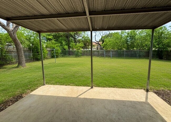 Building Photo - 4234 Hall Park Dr