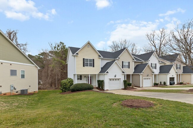 Building Photo - **3bd/2.5ba Townhome in Magnolia Woods**