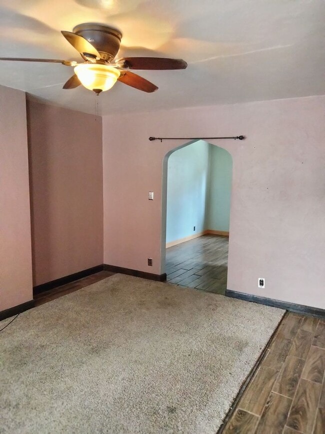 Building Photo - 9-11 Jones St.