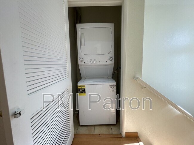 Building Photo - 4548 Montecito Dr