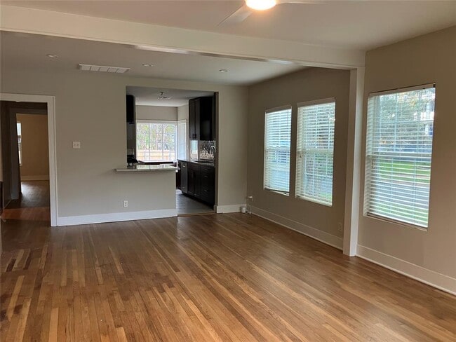 Building Photo - 1921 W 39th St