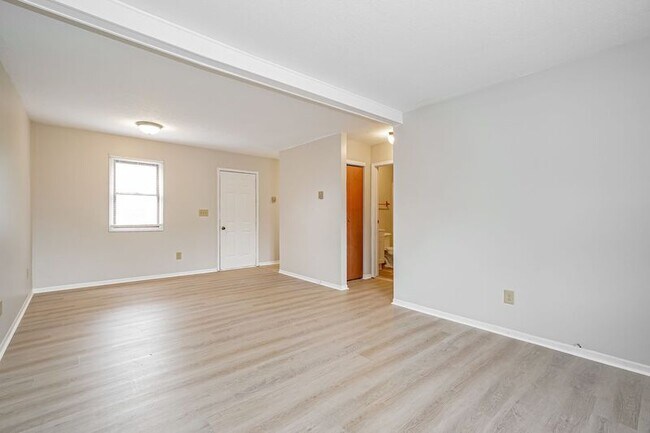 Building Photo - 207 N Madison Rd