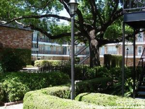 Building Photo - 8401 N New Braunfels Ave