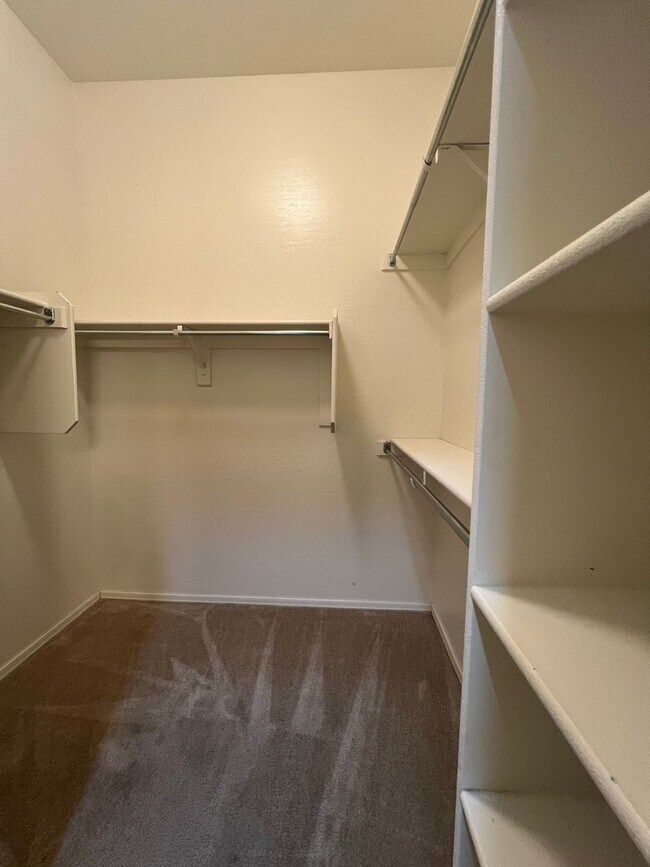 Building Photo - Two Bedroom home in Granville!