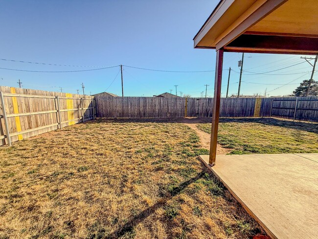 Building Photo - 3 Bedroom Home In Lubbock ISD!